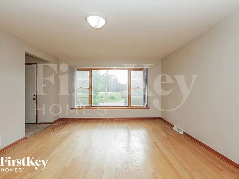659 Paxton Ave — Photo 3