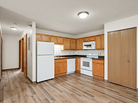 4th image of 1227 School St NE #Ee703ee06