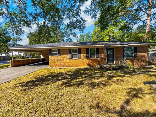 1100 N Montgomery St, Gilmer, TX 75644