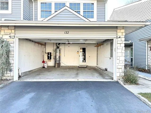 132 Fairfield Dr — Photo 2