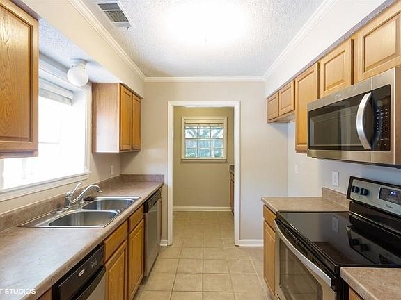 5th image of 127 Village Dr #127