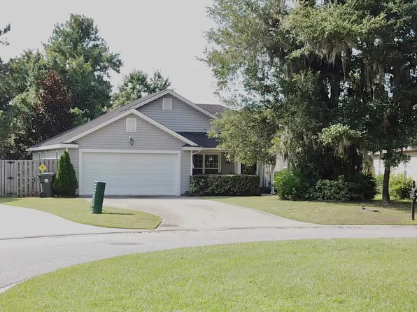 100 Bridgewater Cir, Brunswick, GA 31525