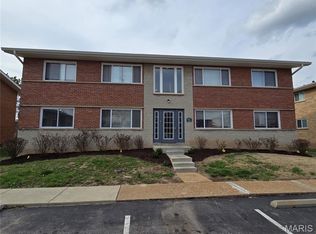 2 Bruce Dr, Florissant, MO 63031