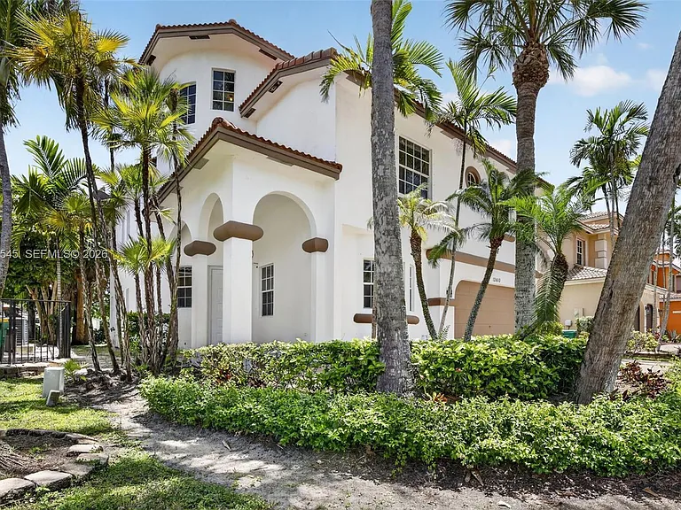 12410 SW 1st St — Photo 2