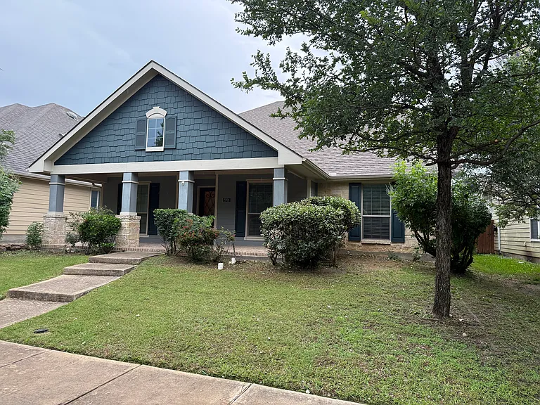 2701 Westpoint Dr — Photo 1