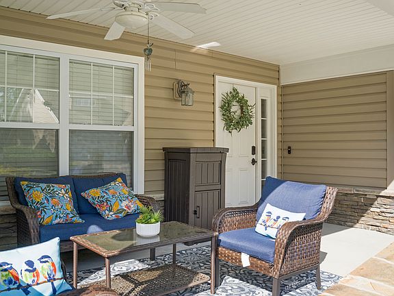 4th image of 318 Meriwether Way