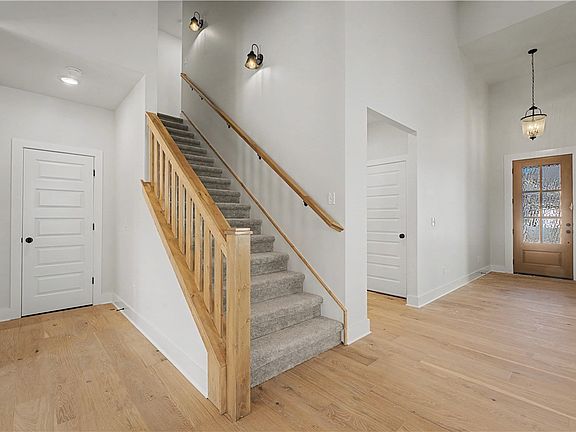 4th image of 1141 Canyon Maple St