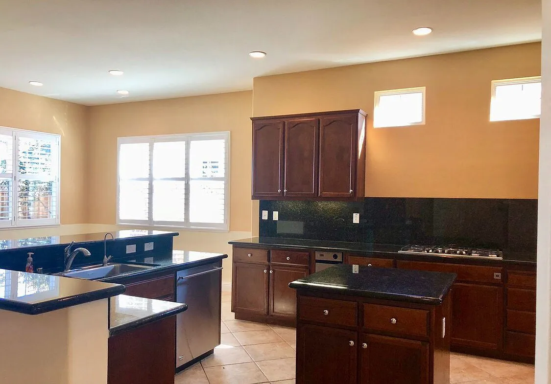 3 bed, 2.5 bath, 2629 sqft, $3,400 — Photo 4