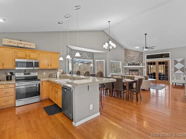 1761 Seagull Ct, Osage Beach, MO 65065
