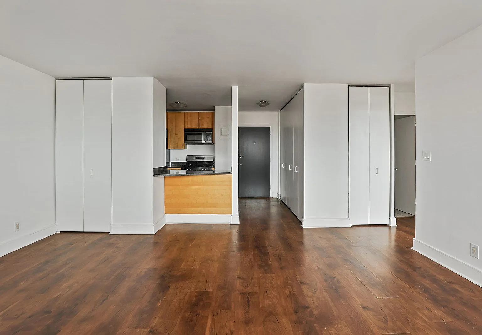 1 bed, 1.0 bath, $900 — Photo 1
