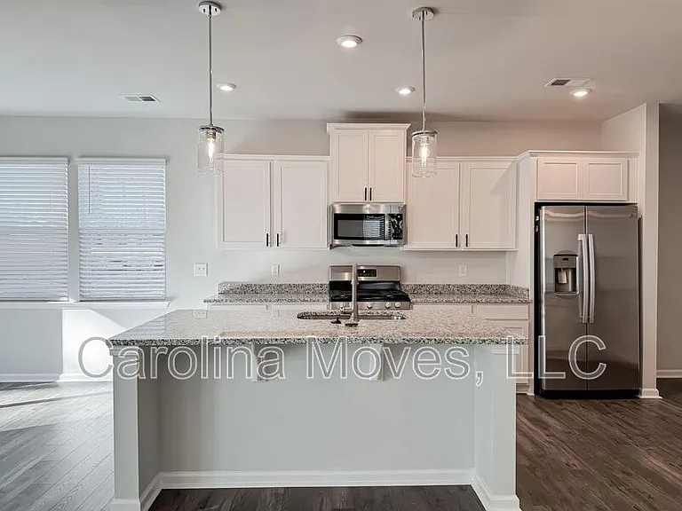 506 Poinsett Bridge Way — Photo 4