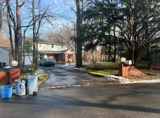 2 Herter Place, Dix Hills, NY