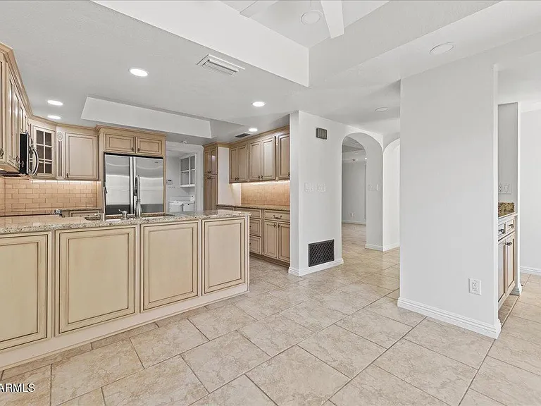 4327 N 69th Way — Photo 3