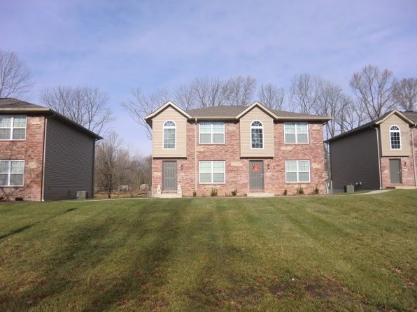 1463 Village Circle Dr