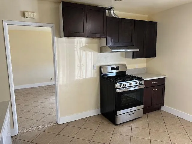 2 bed, 816 sqft, $2,350 — Photo 3