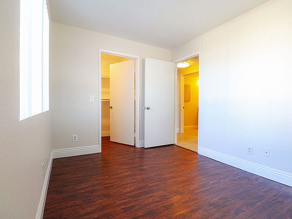 3rd image of 101 W Canada #4