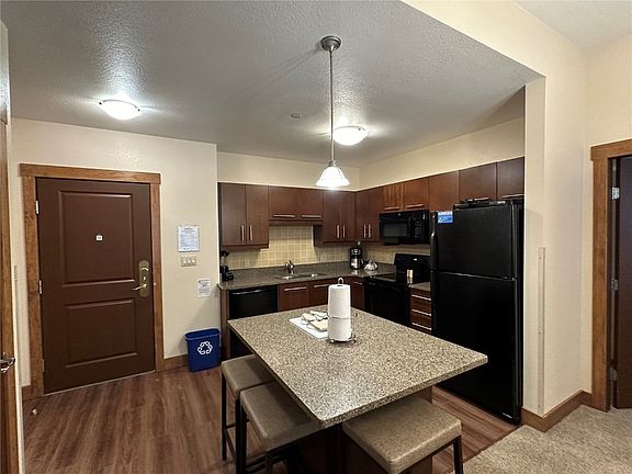 3rd image of 172 Beeler Place #102-D