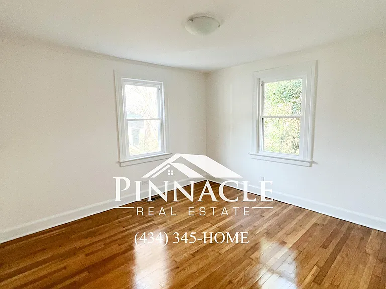 702 Mansfield Ave — Photo 16