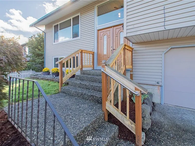 4401 NE 24th St — Photo 38