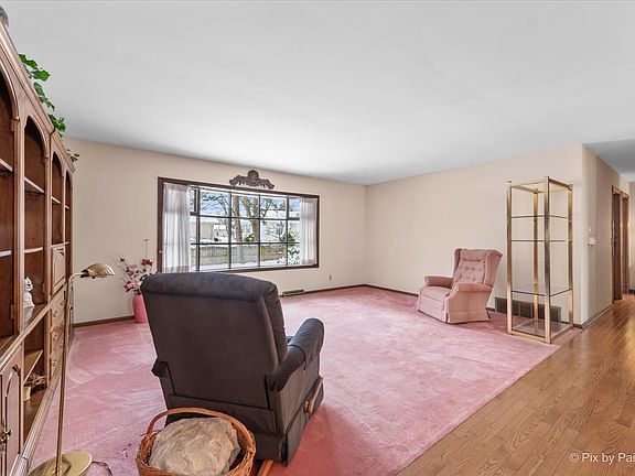 5th image of 145 Sherwood Dr