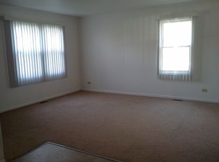 1221 Fairwood Ct, Elgin, IL