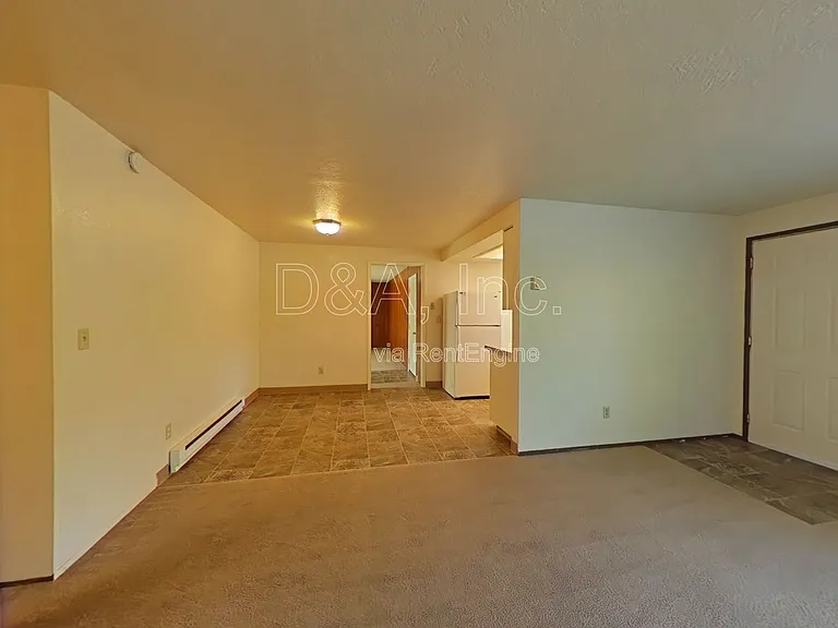 1150 NW Walnut Blvd — Photo 2
