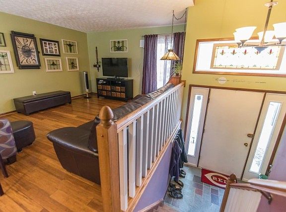 3rd image of 8741 Heritage Dr