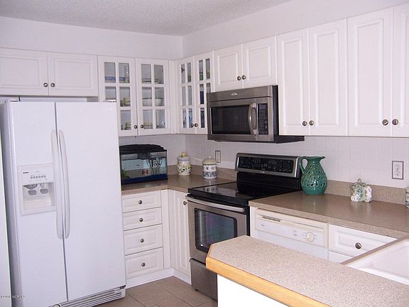 2nd image of 122 Breezewood Drive #H