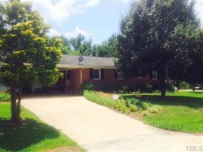 1st image of 47 White Oak Dr