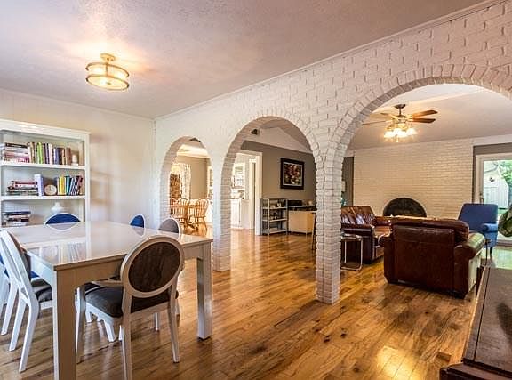 3rd image of 2721 Pinehurst Dr