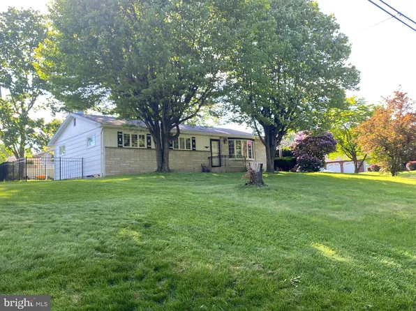 256 Bulls Head Rd, Pottsville, PA 17901