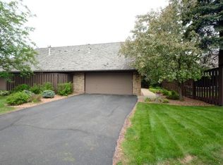 17900 Comstock Rd, Wayzata, MN 55391