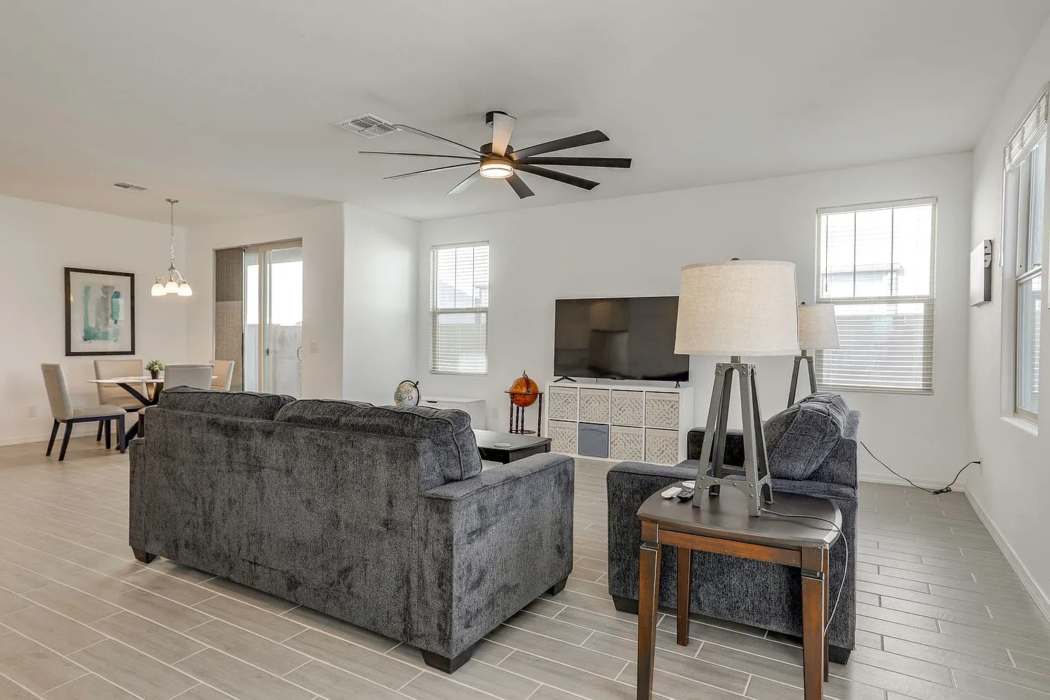 3 bed, 2.0 bath, 2045 sqft, $3,791 — Photo 2