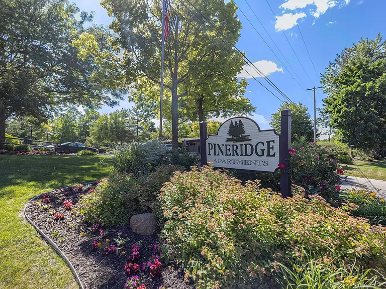 Pineridge Apartments — Photo 18