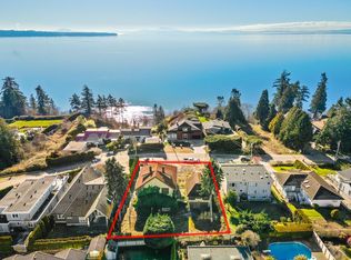 13567 13a Ave, Surrey, BC V4A1C5