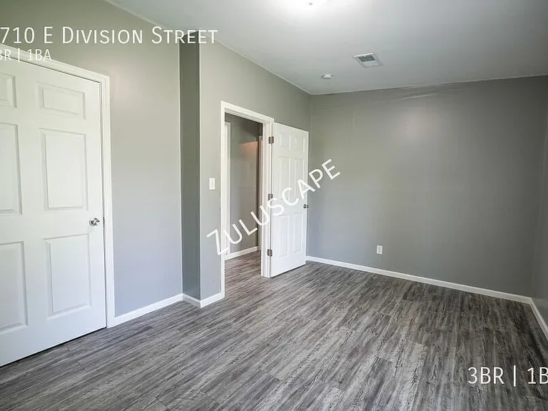 1710 E Division St — Photo 11