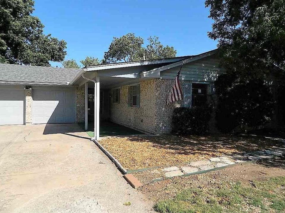 1st image of 6211 NW Cedarwood Dr