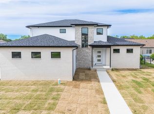 112 Shannon Hills Dr, Washington, IL 61571