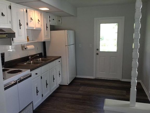 3rd image of 9802 Forest Hills Dr
