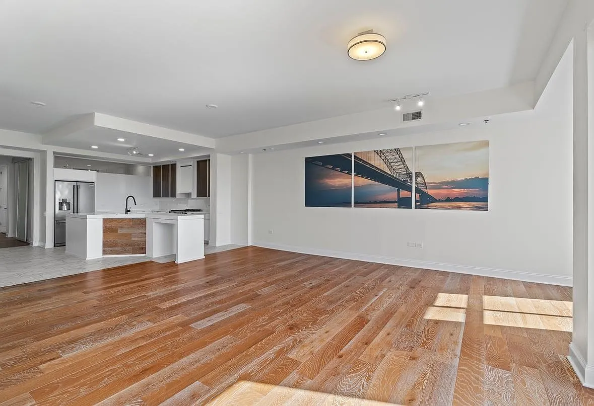 3 bed, 3.0 bath, 1617 sqft, $3,500 — Photo 2