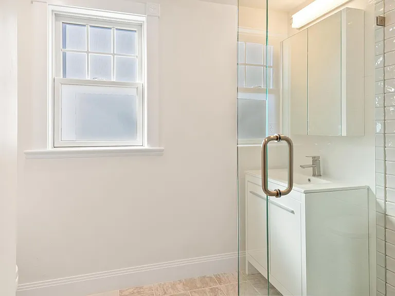 33 Devoe St #A — Photo 11