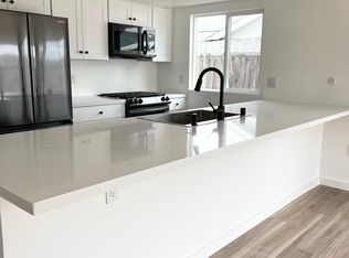 1737 Catalpa Rd, Carlsbad, CA 92011