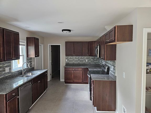 2nd image of 2811 E Bessemer Ave