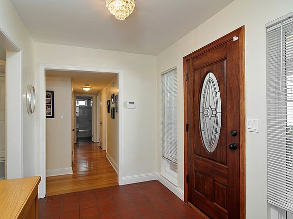 4th image of 1514 Hillsdale Ave