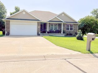 3170 Cannon Dr, Sedalia, MO 65301