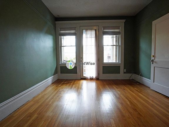 5th image of 94 Naples Rd APT 5