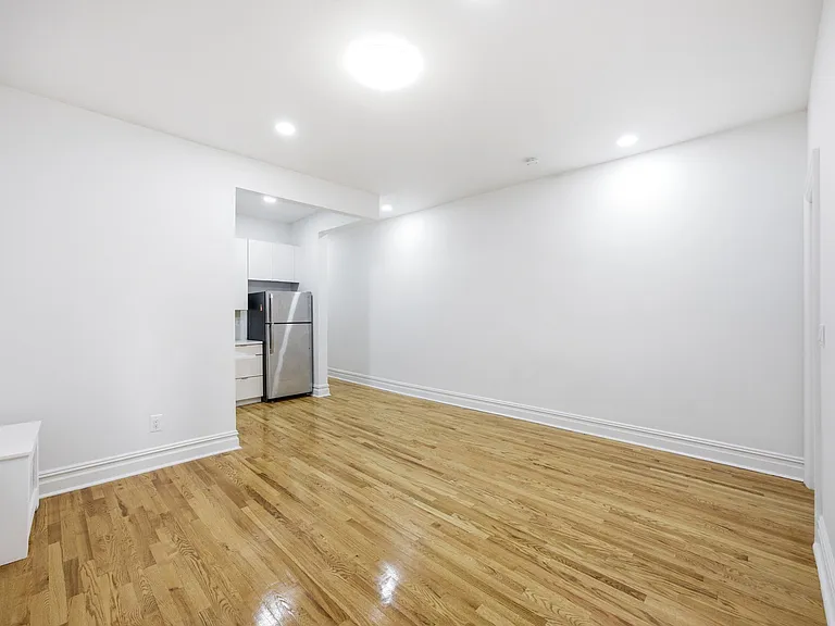 160 Wadsworth Ave #104 — Photo 8