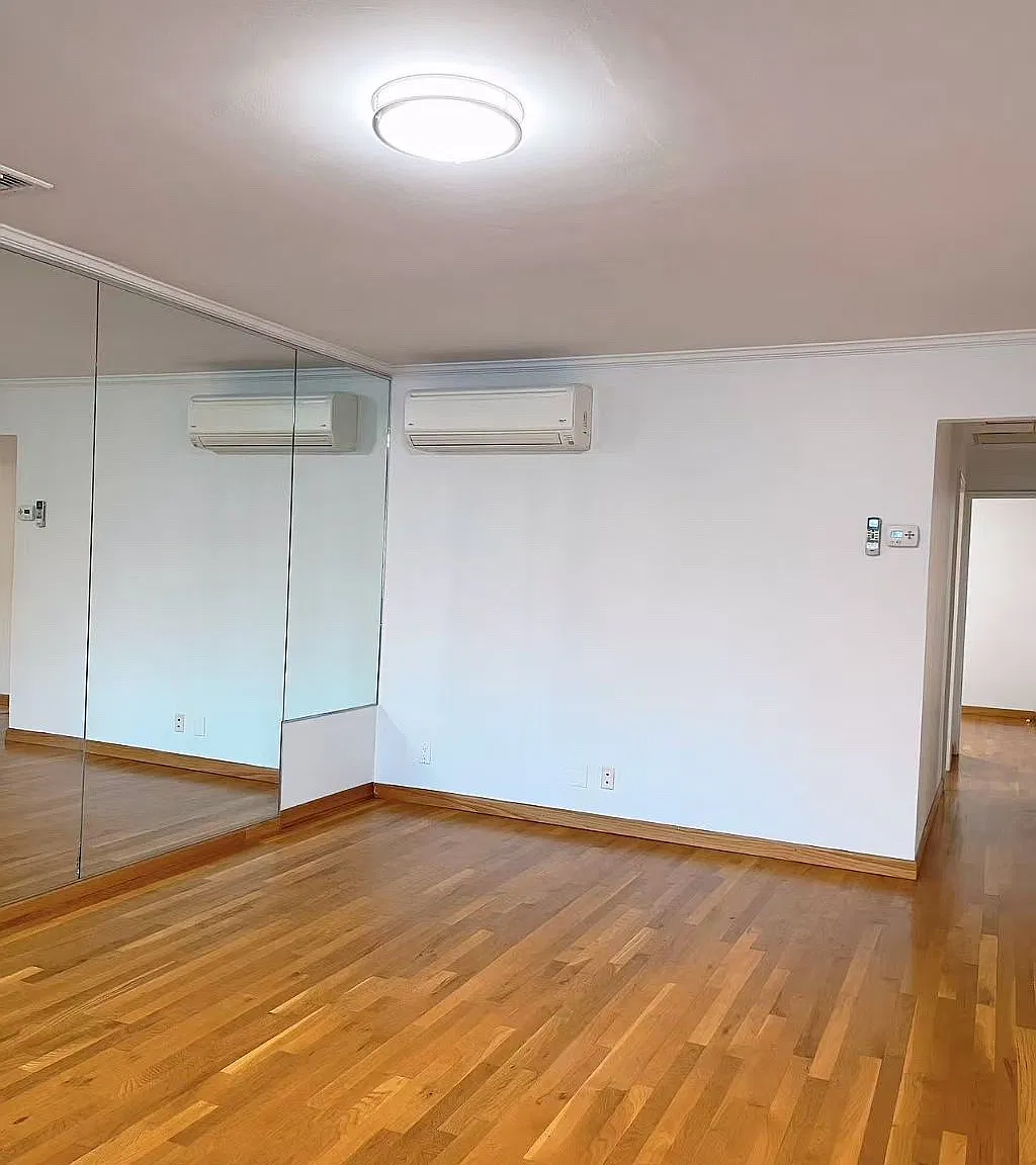 3 bed, 1100 sqft, $3,500 — Photo 2