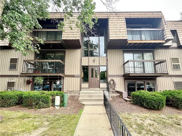 9701 Sunrise Blvd Unit L28, North Royalton, OH 44133