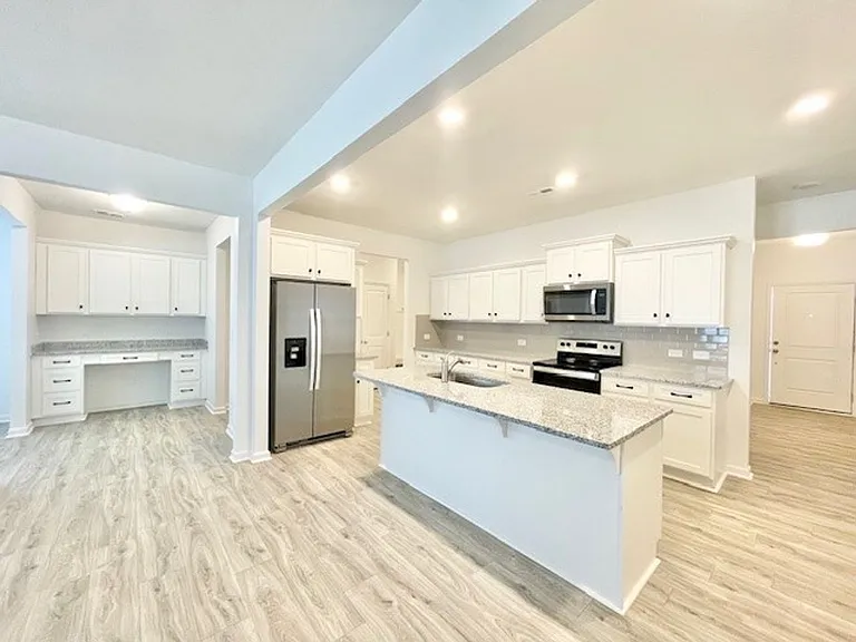 121 Gaelic Dr — Photo 3